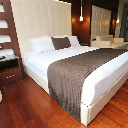 Hotel Eternity Boutique 4*