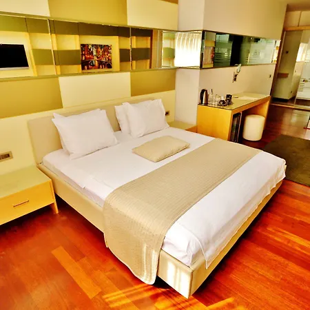 Hotel Eternity Boutique 4*